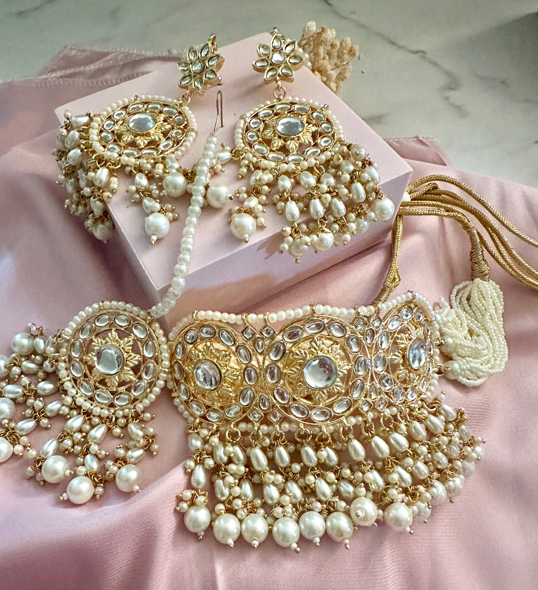 Pearl kundan choker set